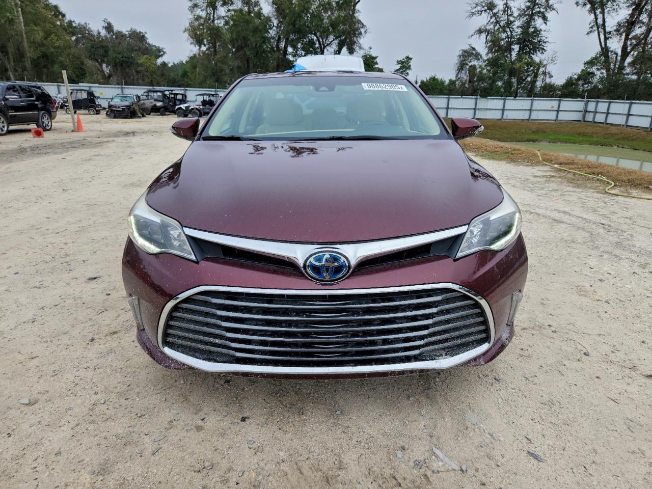 Toyota Avalon Hybrid Image 12