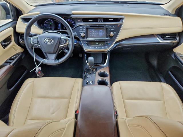 Toyota Avalon Hybrid Image 3