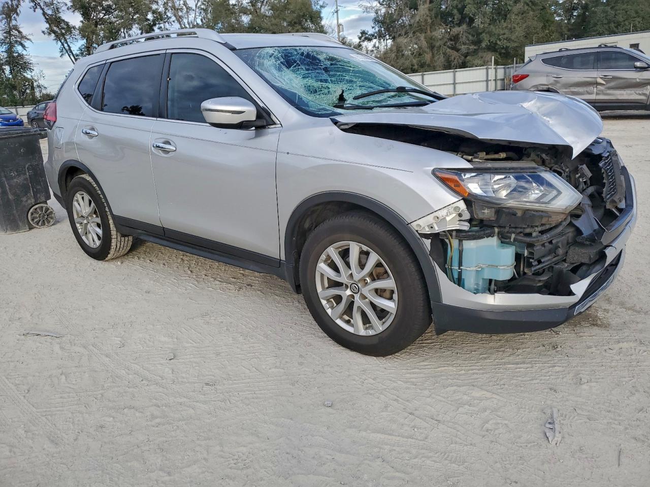 Nissan Rogue S Image 10