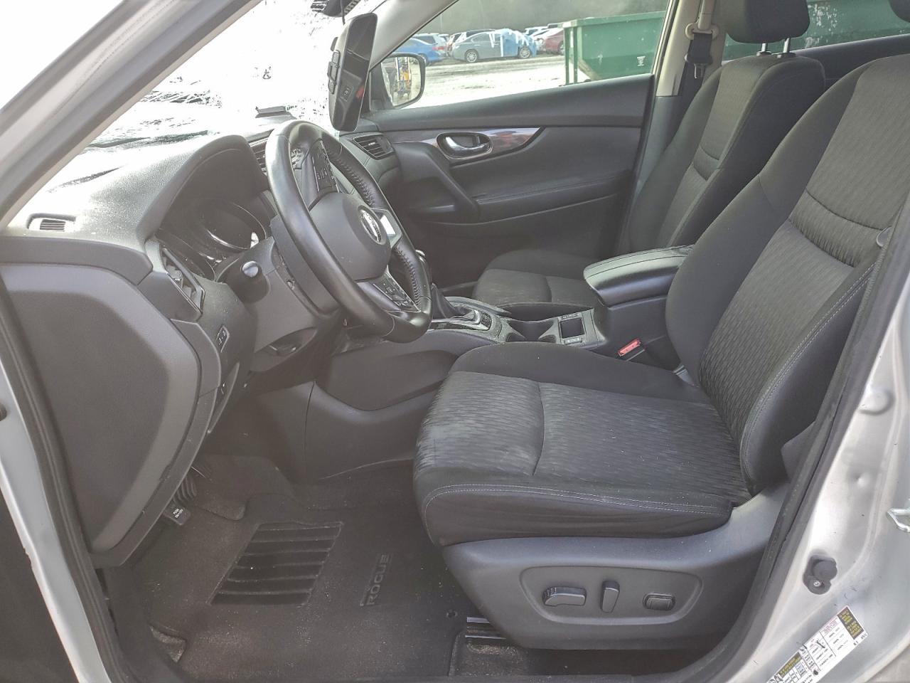 Nissan Rogue S Image 3