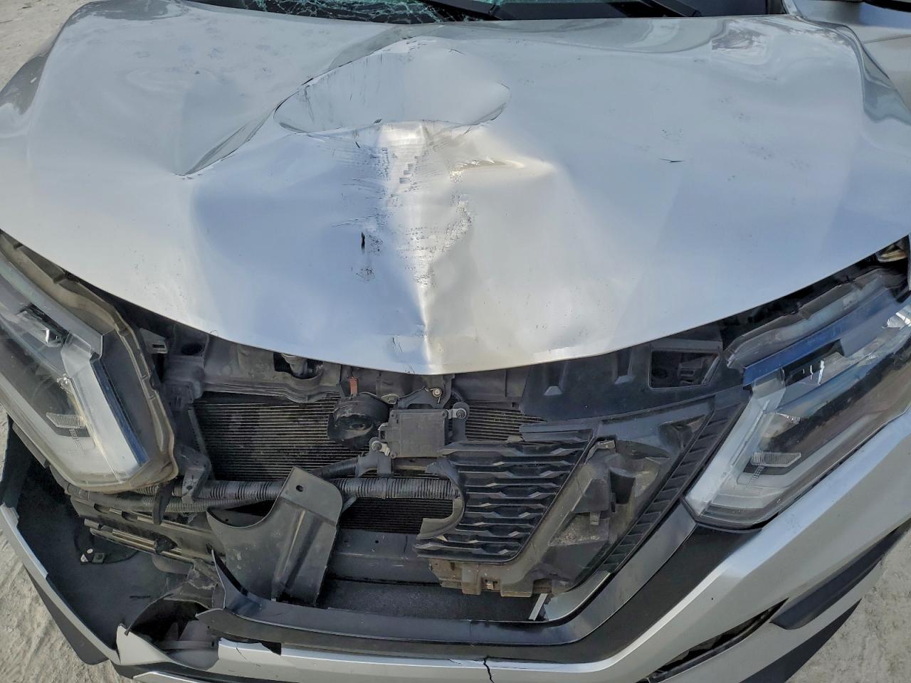 Nissan Rogue S Image 8