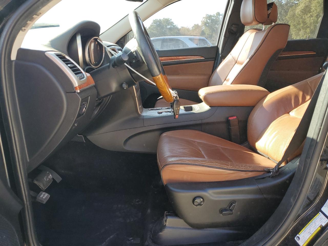 Jeep Grand Cherokee Overland Image 10