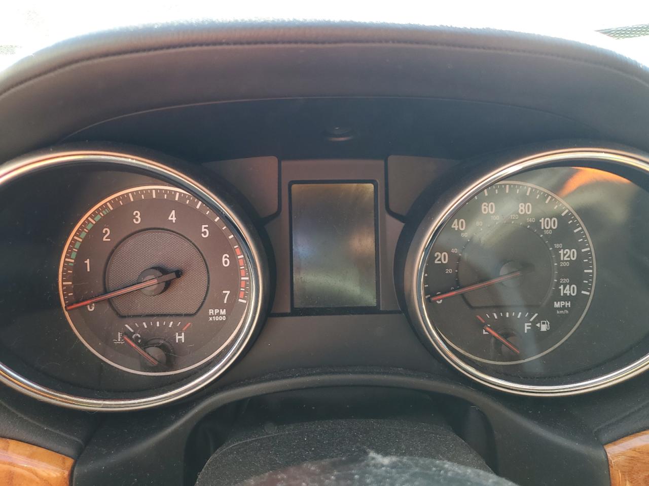 Jeep Grand Cherokee Overland Image 6