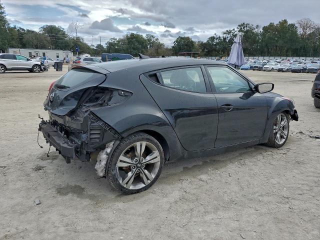 Hyundai VELOSTER Image 2