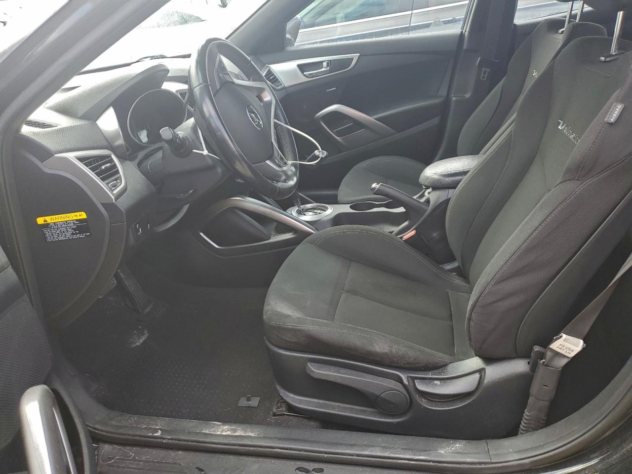 Hyundai VELOSTER Image 4