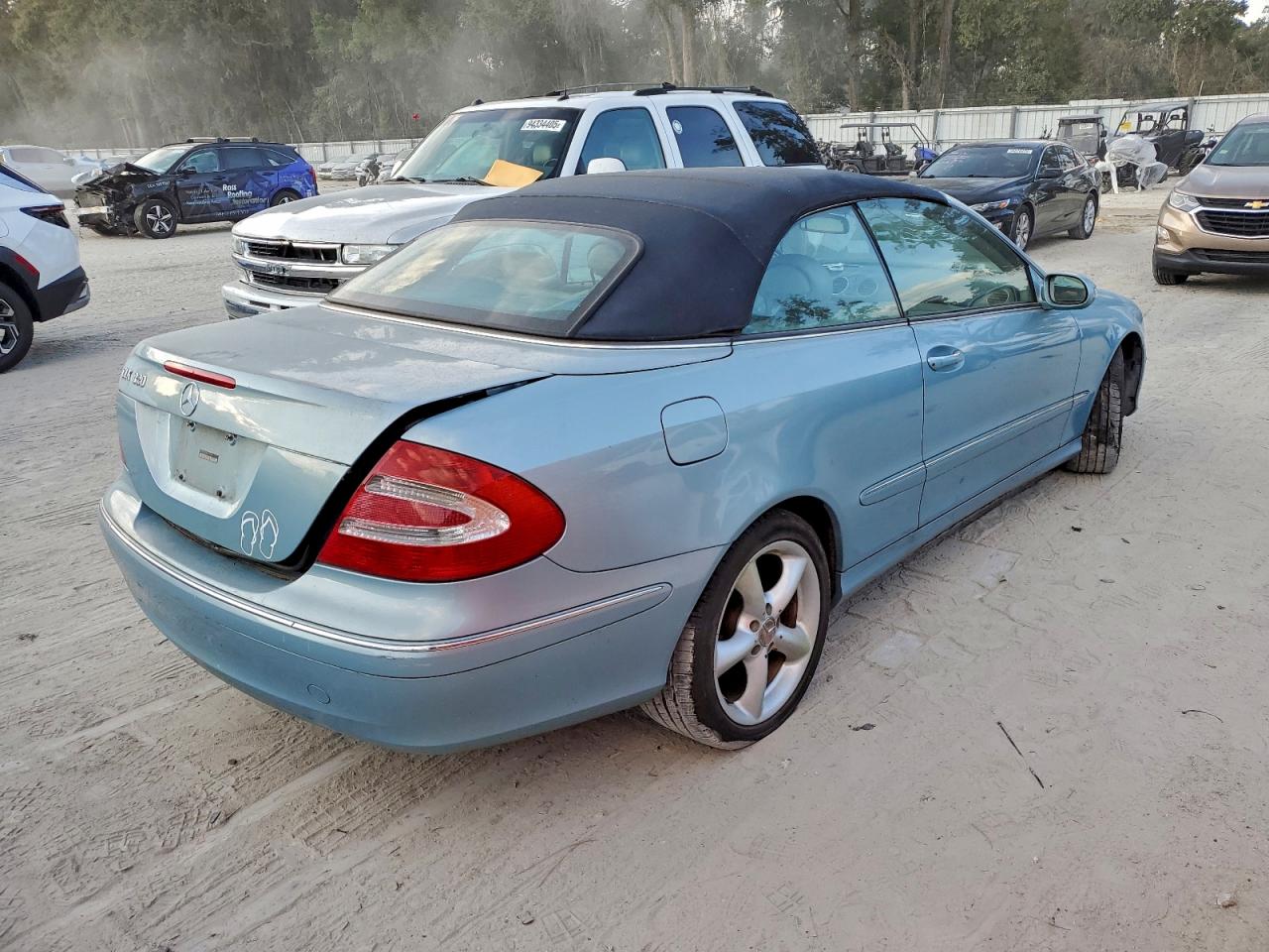 Mercedes-Benz Clk-class 320 Image 3