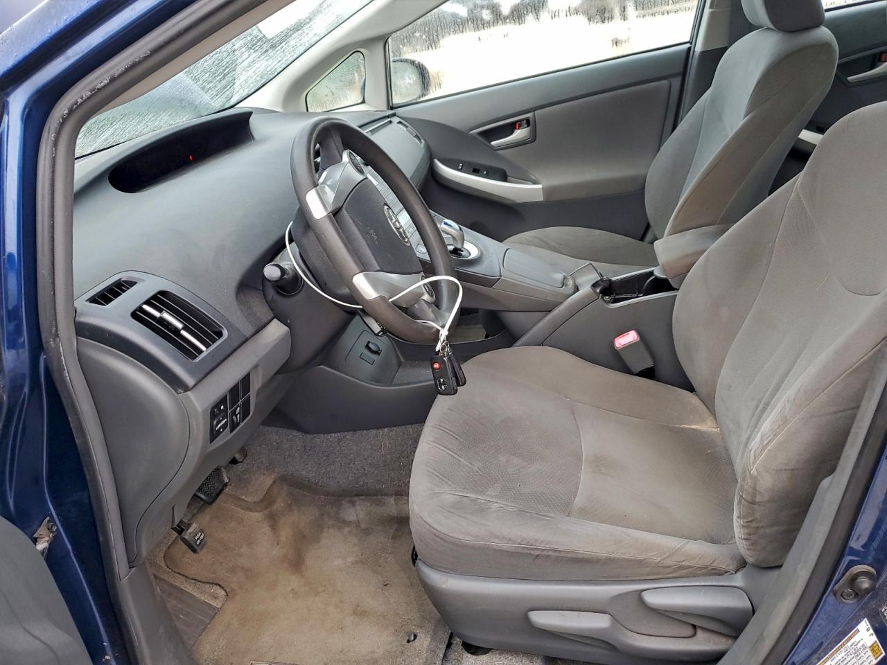 Toyota Prius Image 12