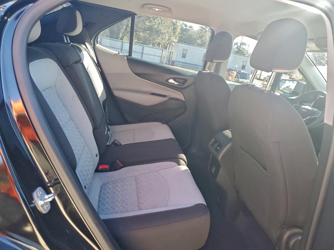 Chevrolet Equinox Ls Image 6