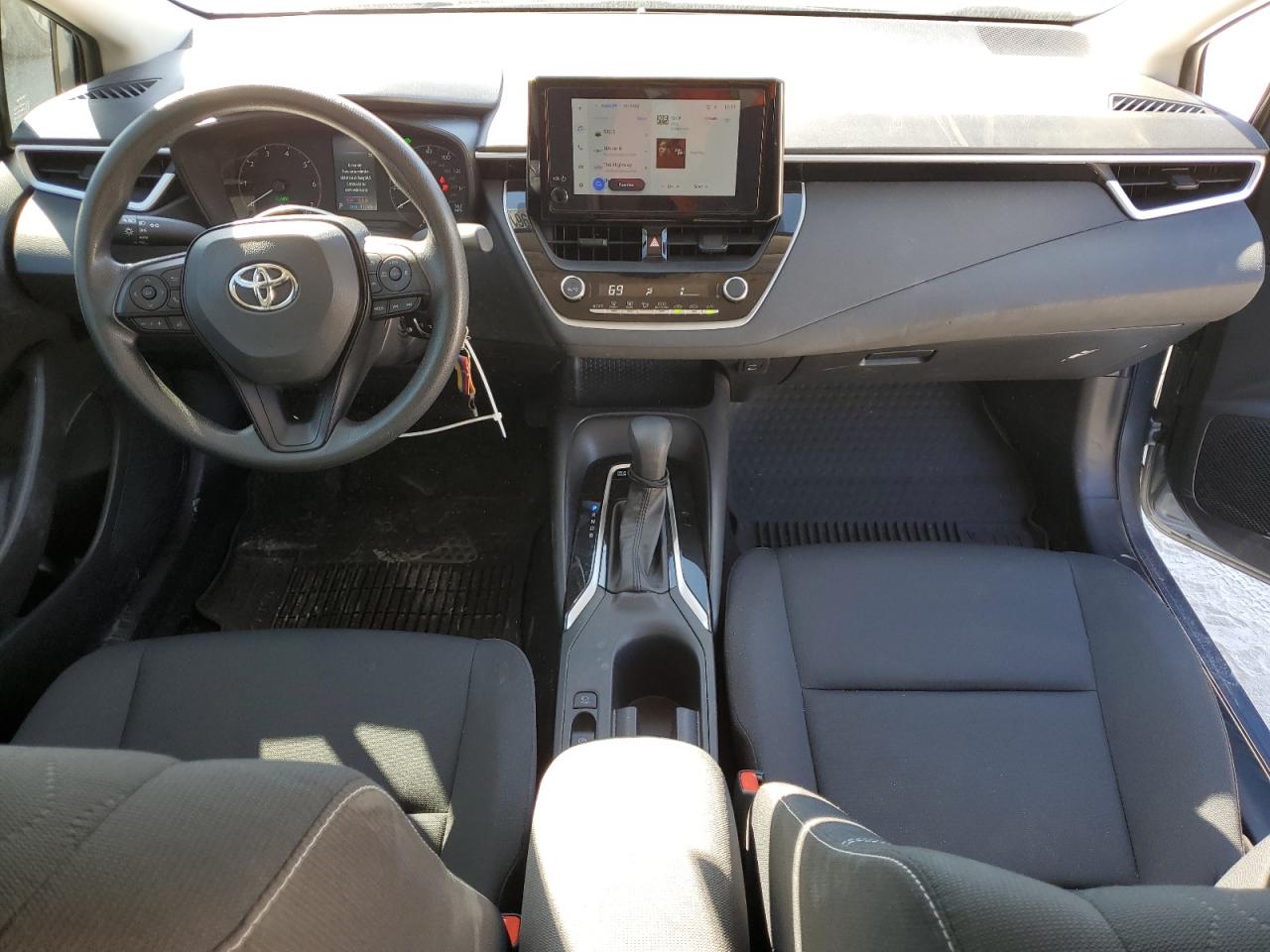 Toyota Corolla Le Image 11