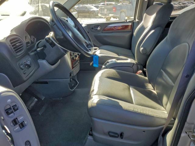 Chrysler Minivan Limited Image 5