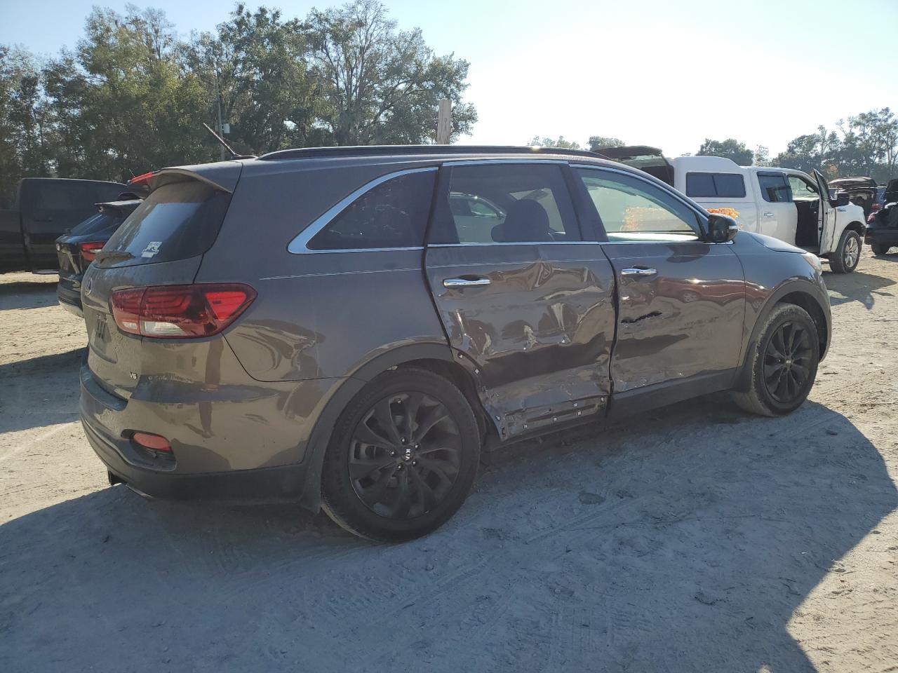 Kia Sorento S Image 4