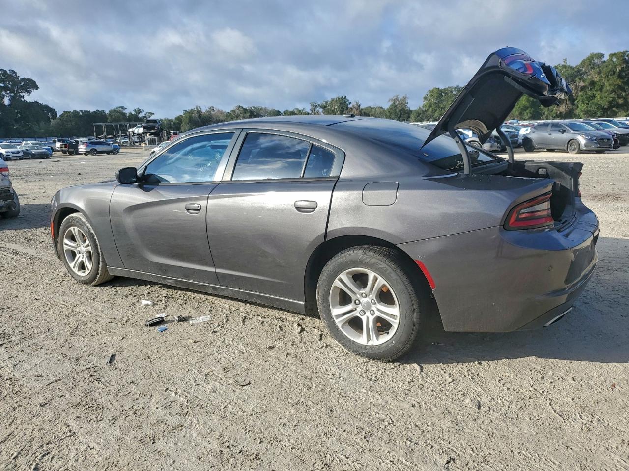 Dodge Charger Se Image 2