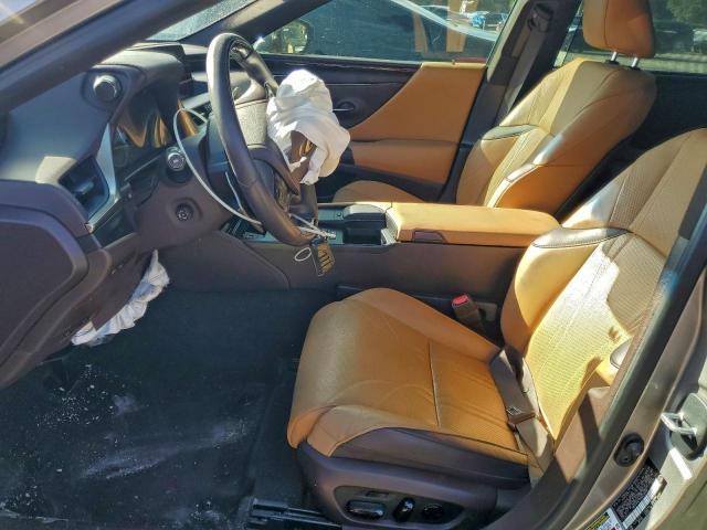 Lexus Es 300h Ultra Luxury Image 11