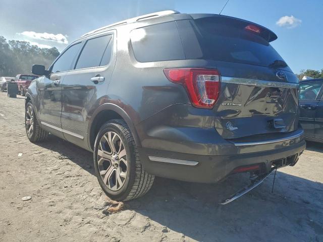 Ford Explorer Platinum Image 12