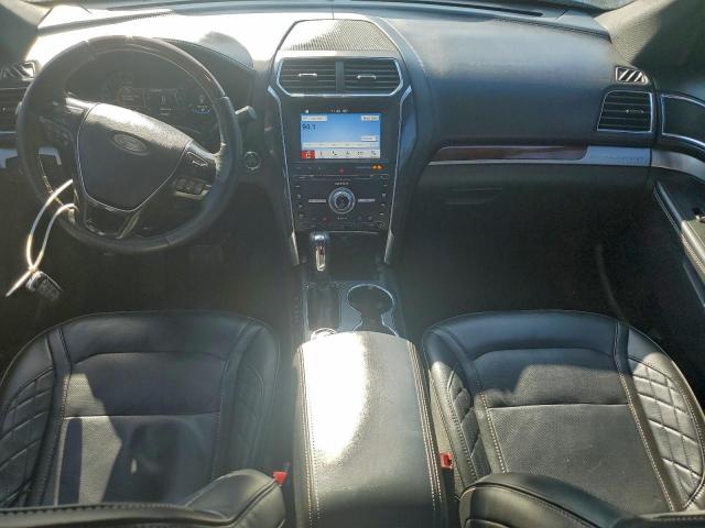 Ford Explorer Platinum Image 9