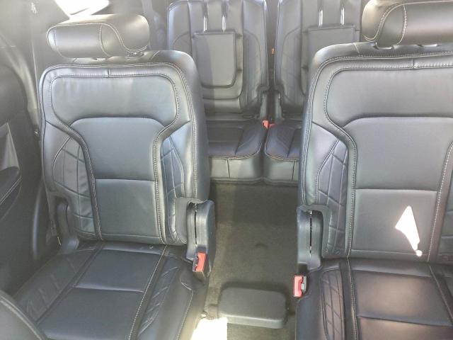 Ford Explorer Platinum Image 4