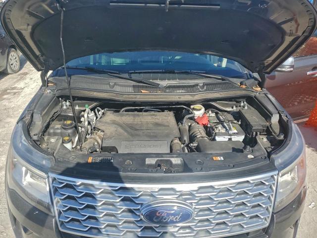 Ford Explorer Platinum Image 8