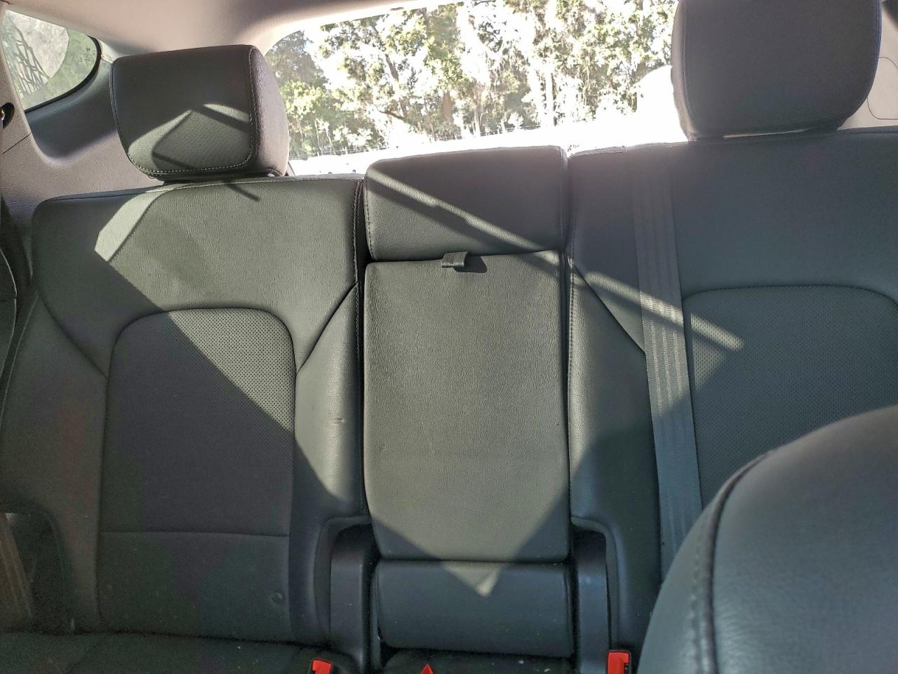 Hyundai SANTA FE Image 12