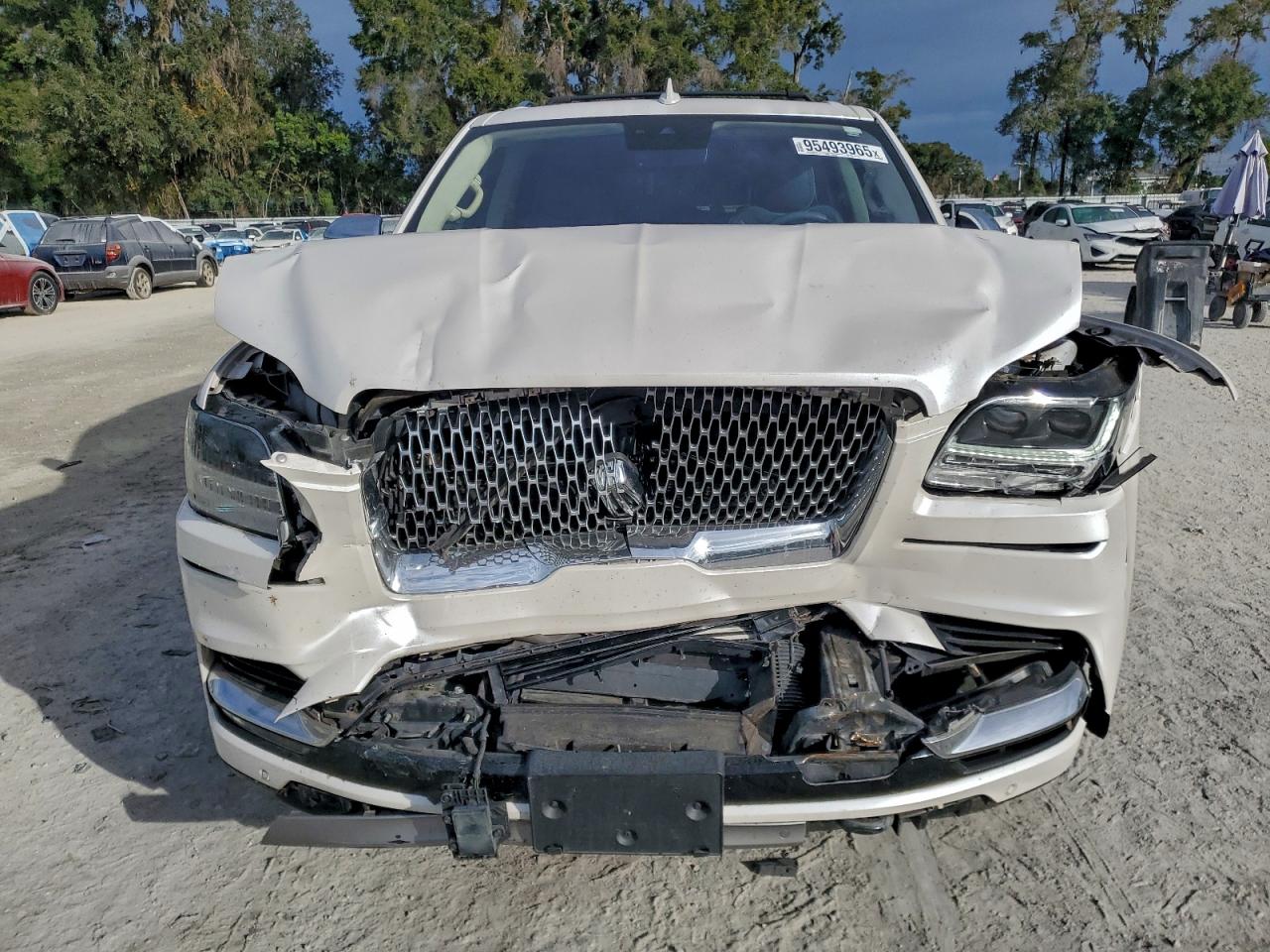 Lincoln Navigator L Black Label Image 3