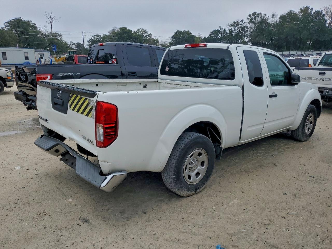 Nissan Frontier S Image 4