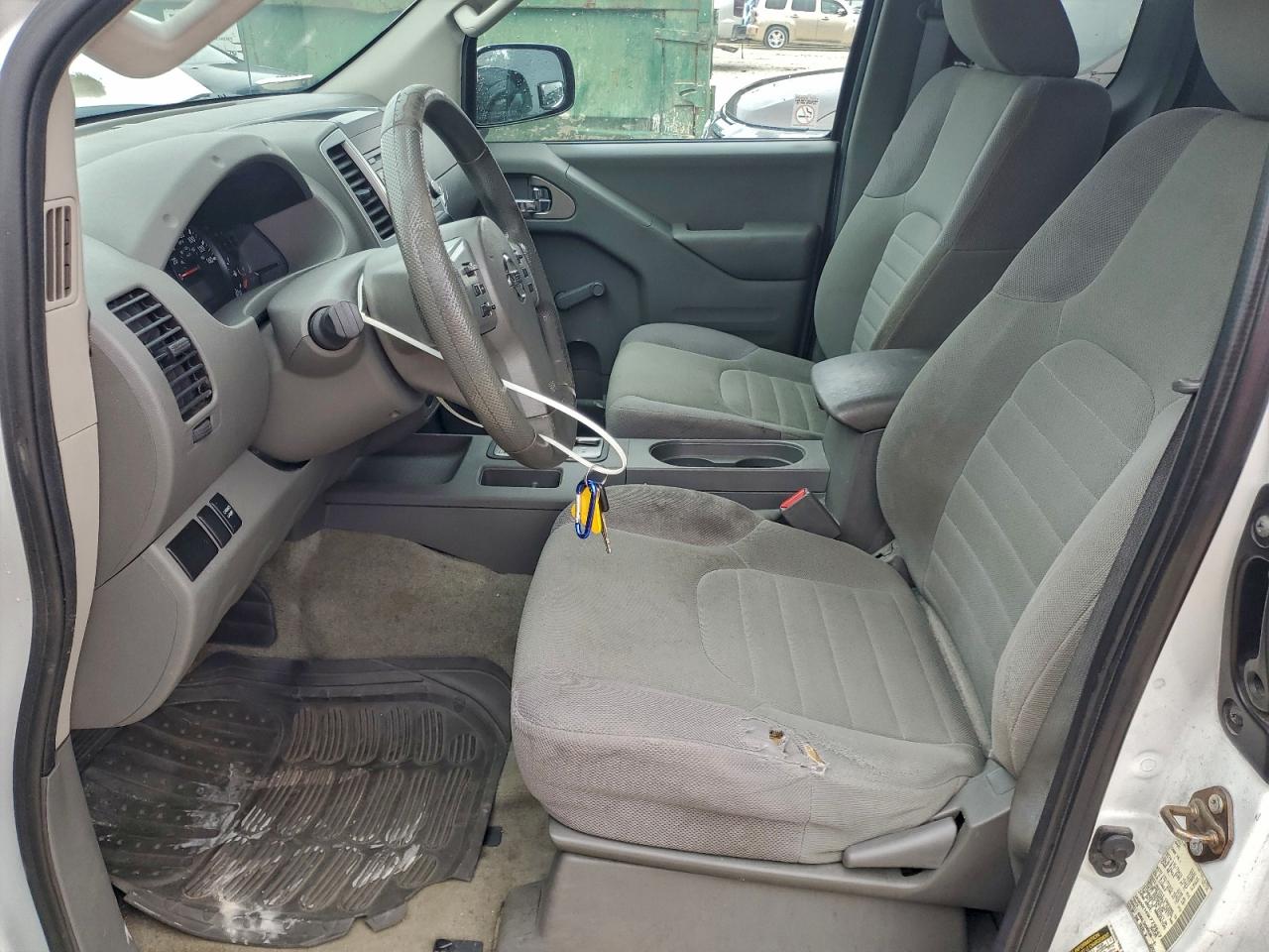 Nissan Frontier S Image 12