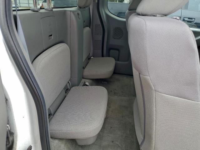 Nissan Frontier S Image 2