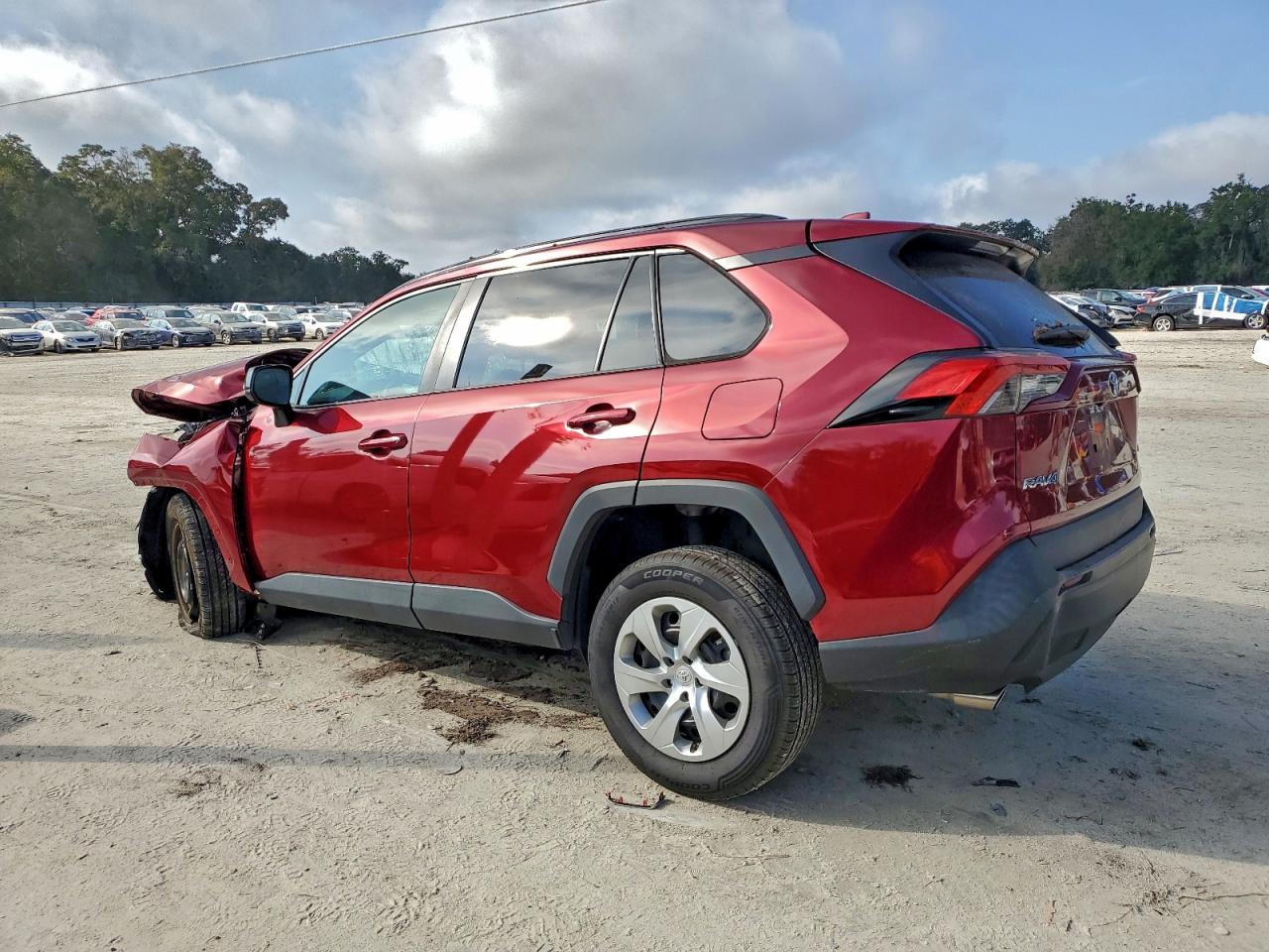 Toyota RAV4 Le Image 13