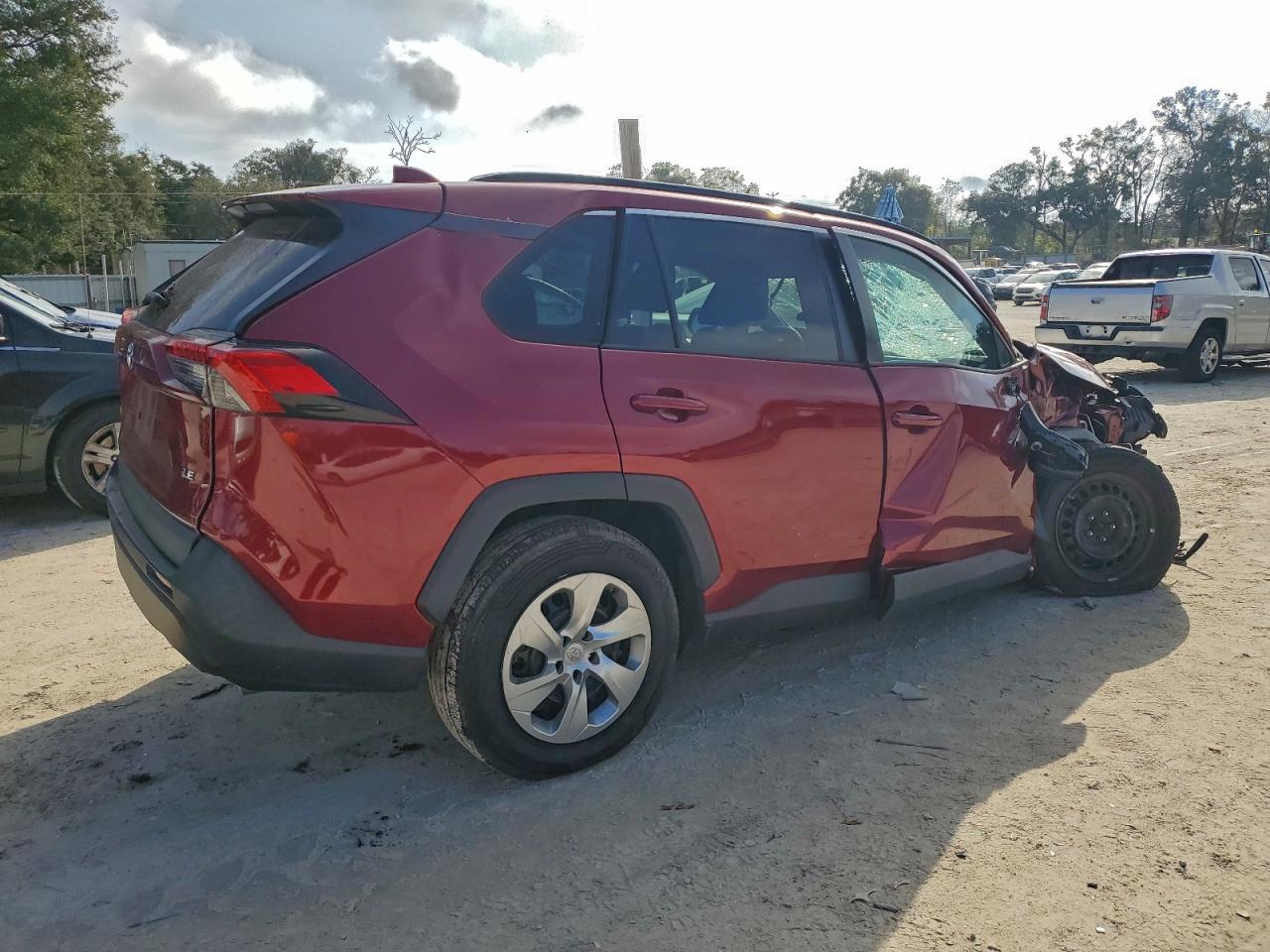 Toyota RAV4 Le Image 7