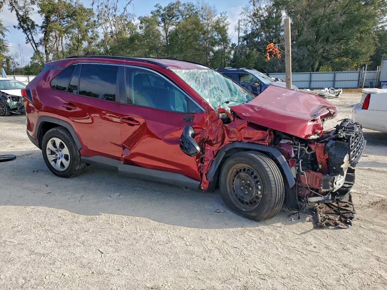 Toyota RAV4 Le Image 3