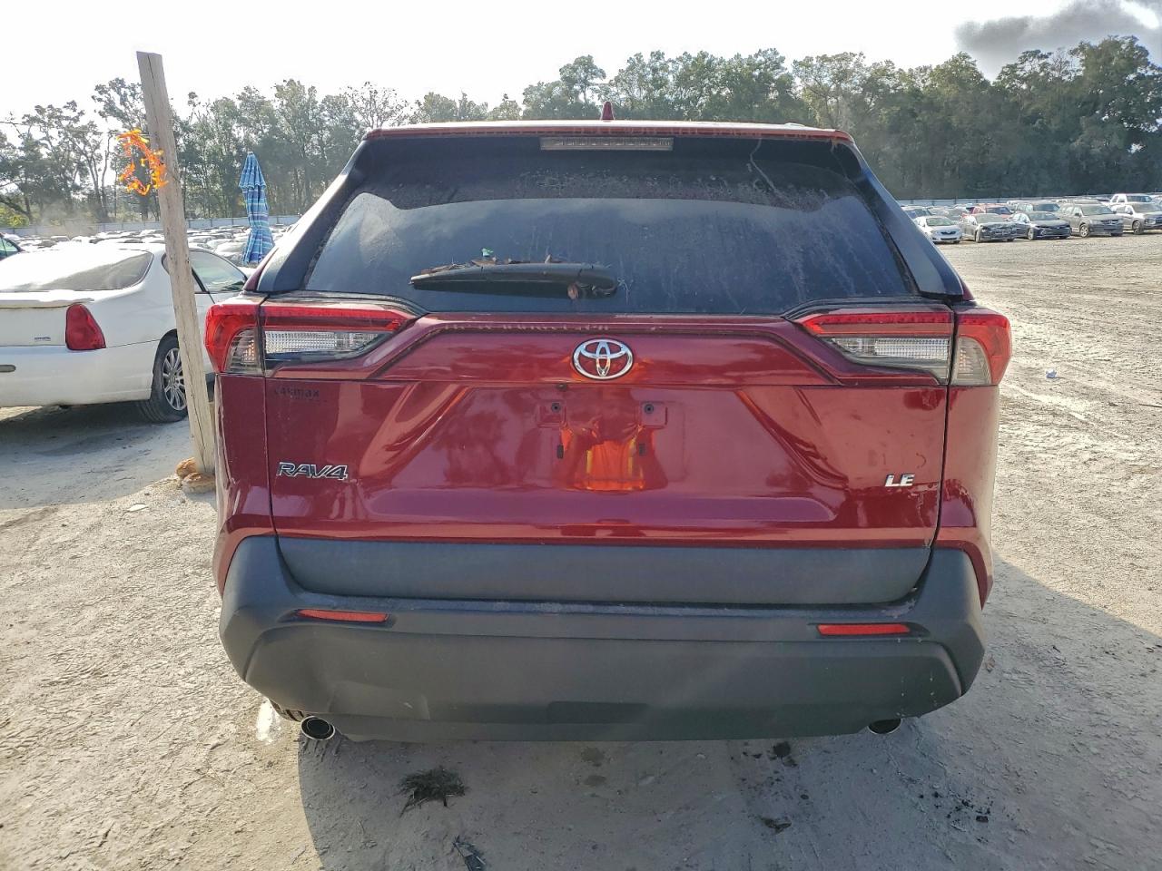 Toyota RAV4 Le Image 2