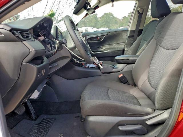 Toyota RAV4 Le Image 12