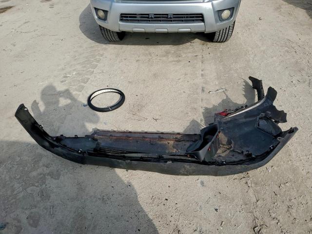 Toyota RAV4 Le Image 8