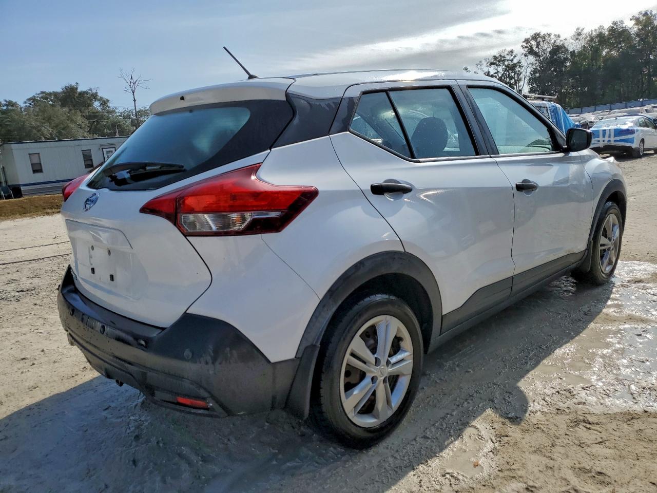 Nissan Kicks S Image 10