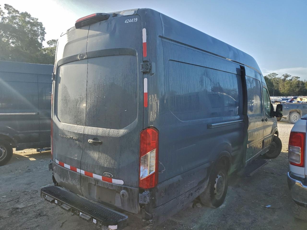 Ford Transit T-250 Image 9