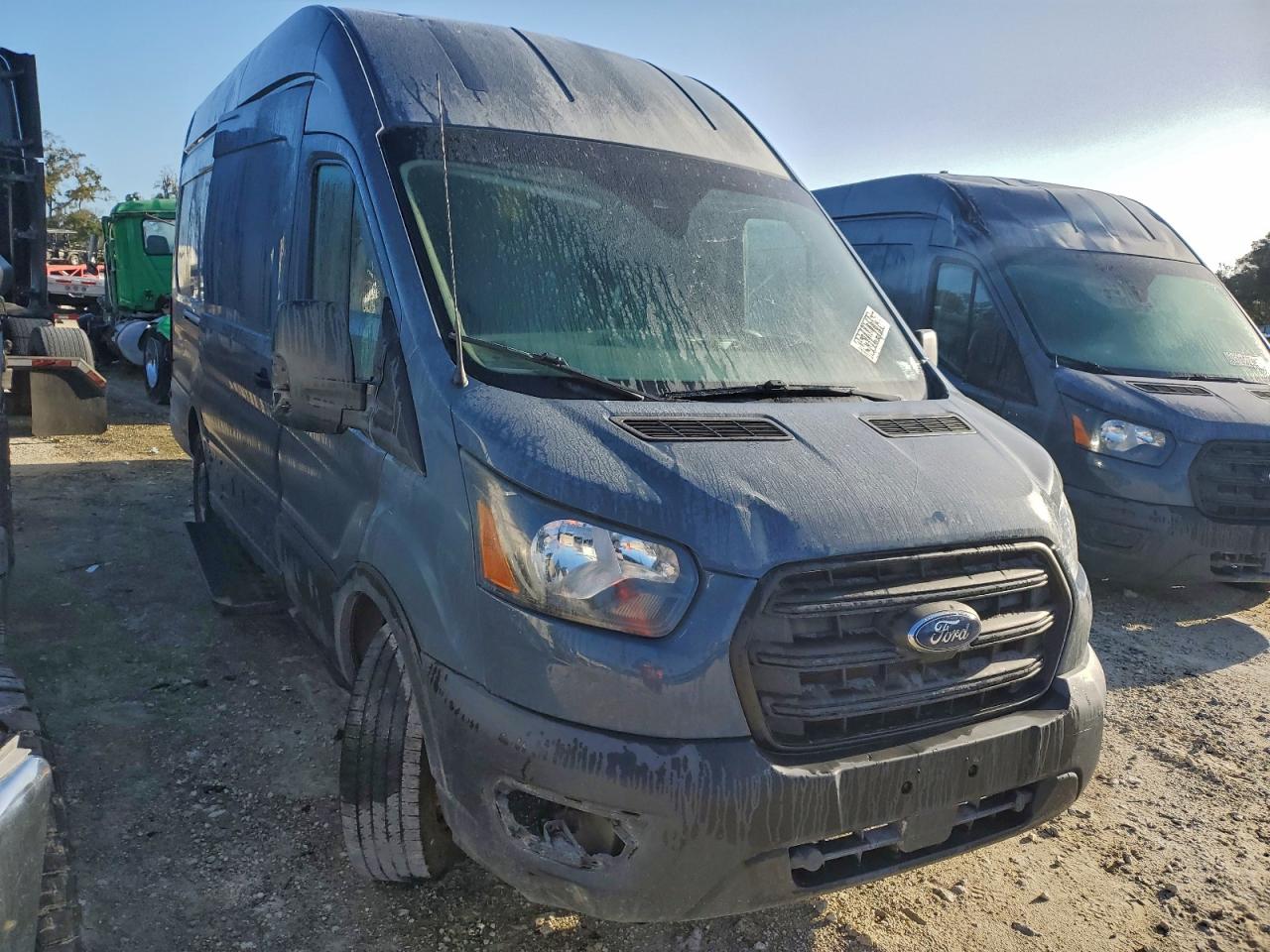 Ford Transit T-250 Image 4