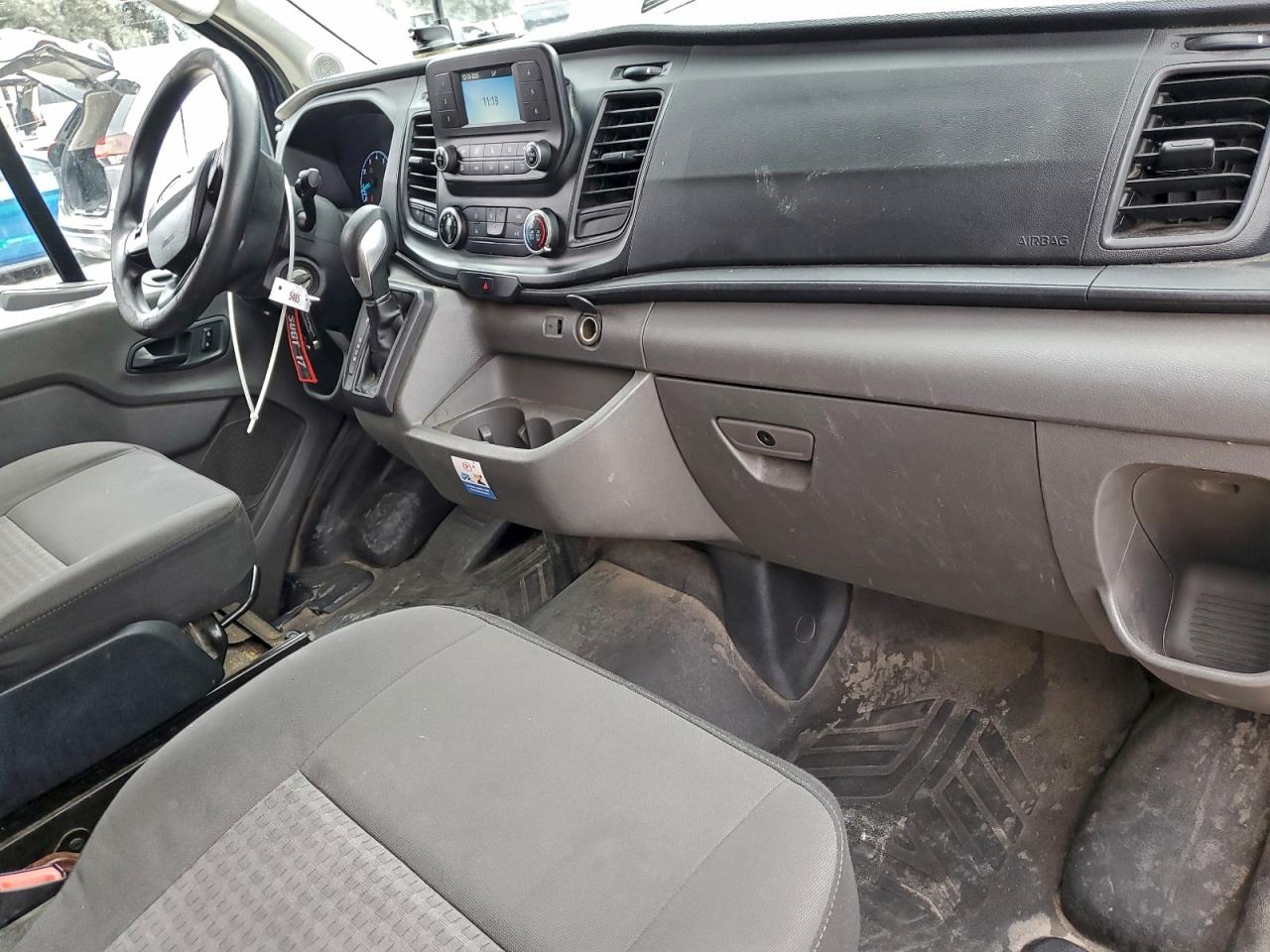 Ford Transit T-250 Image 4