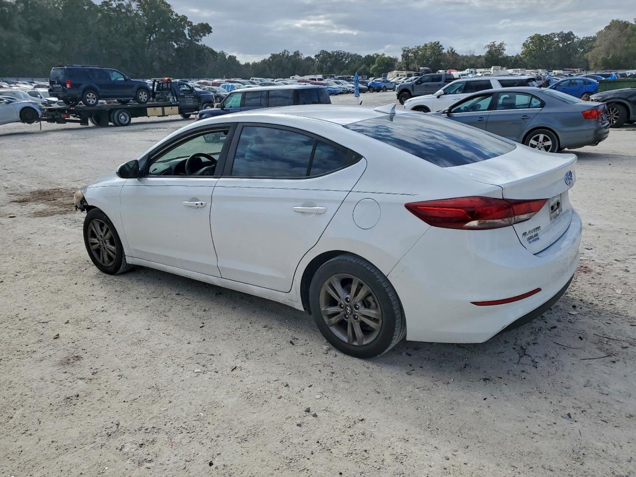 Hyundai ELANTRA Sel Image 9