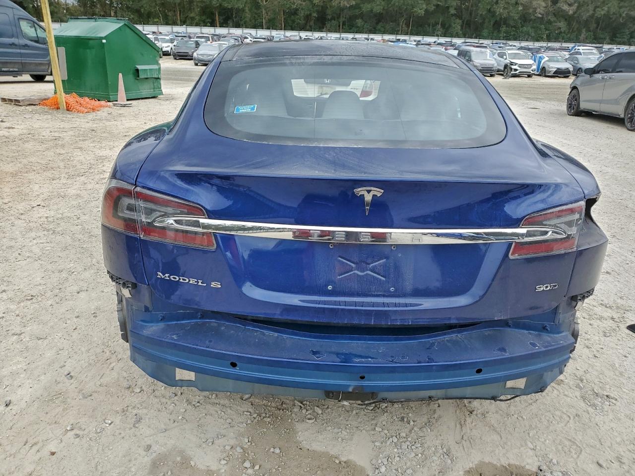 Tesla Model S Image 6