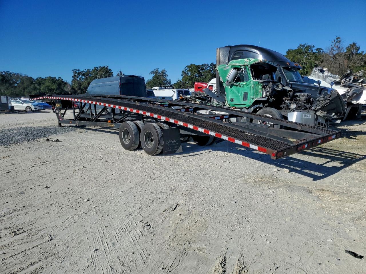 Kaufman Trailer Image 2