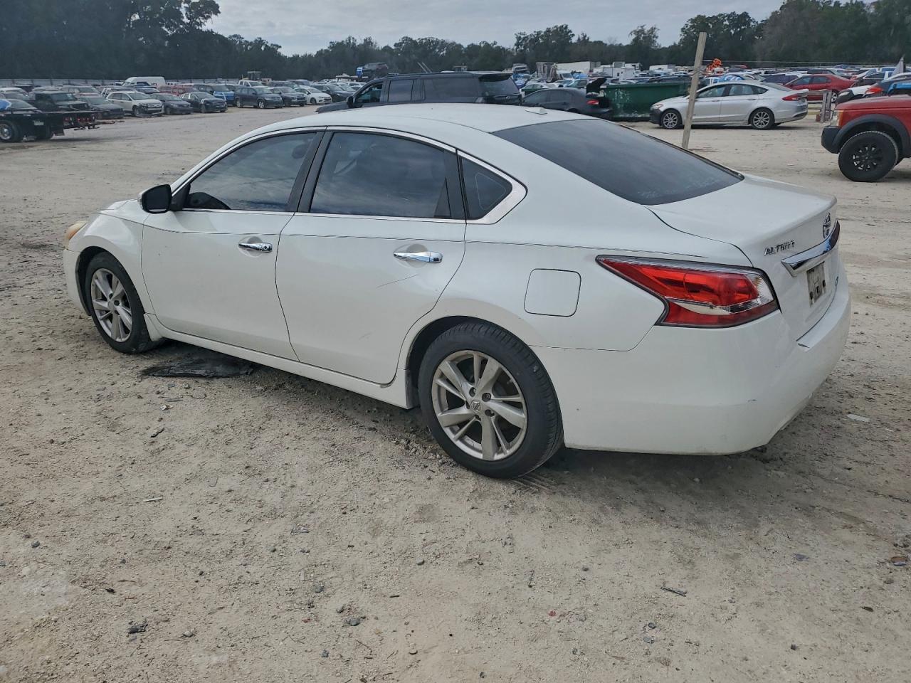 Nissan Altima 2.5 Image 2