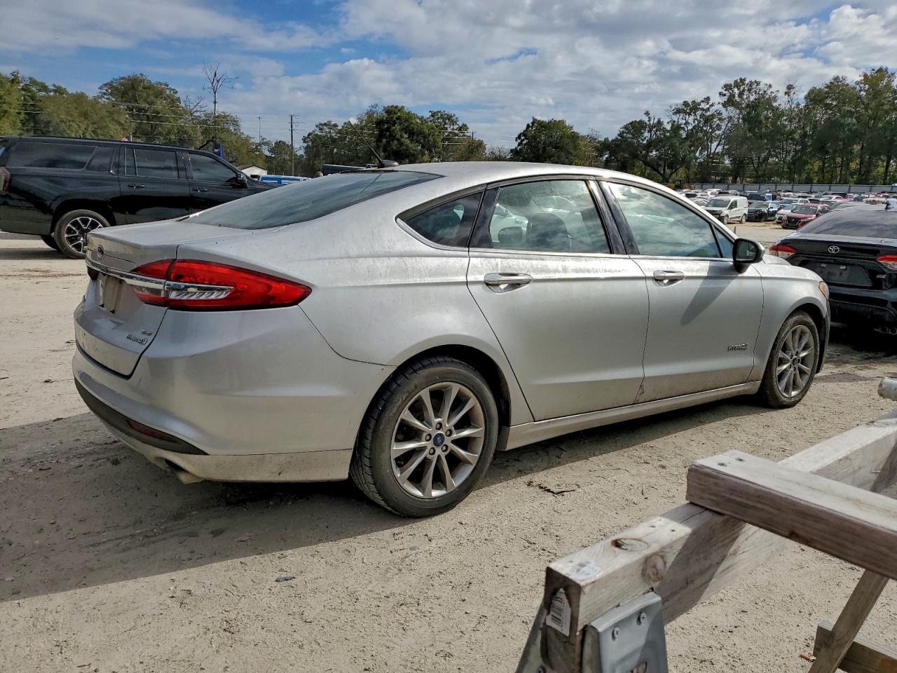 Ford Fusion Se Hybrid Image 6