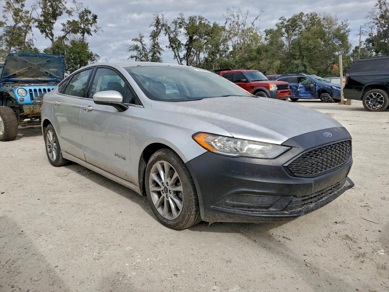 Ford Fusion Se Hybrid Image 2