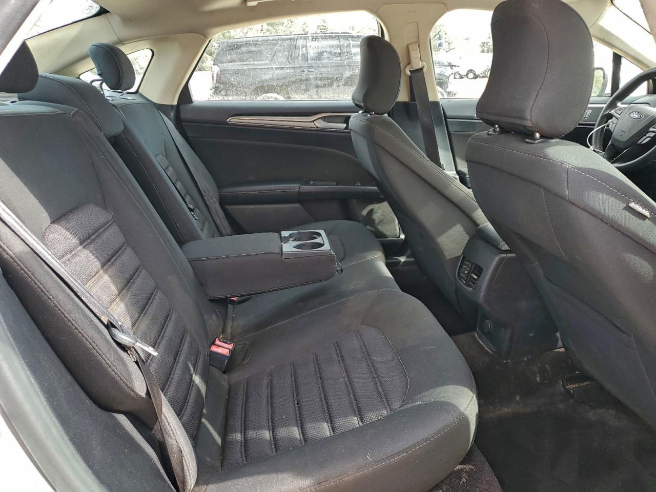 Ford Fusion Se Hybrid Image 5