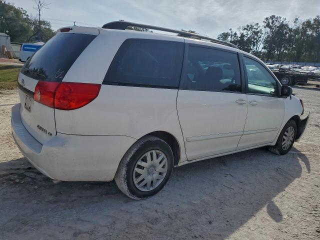 Toyota Sienna Ce Image 10