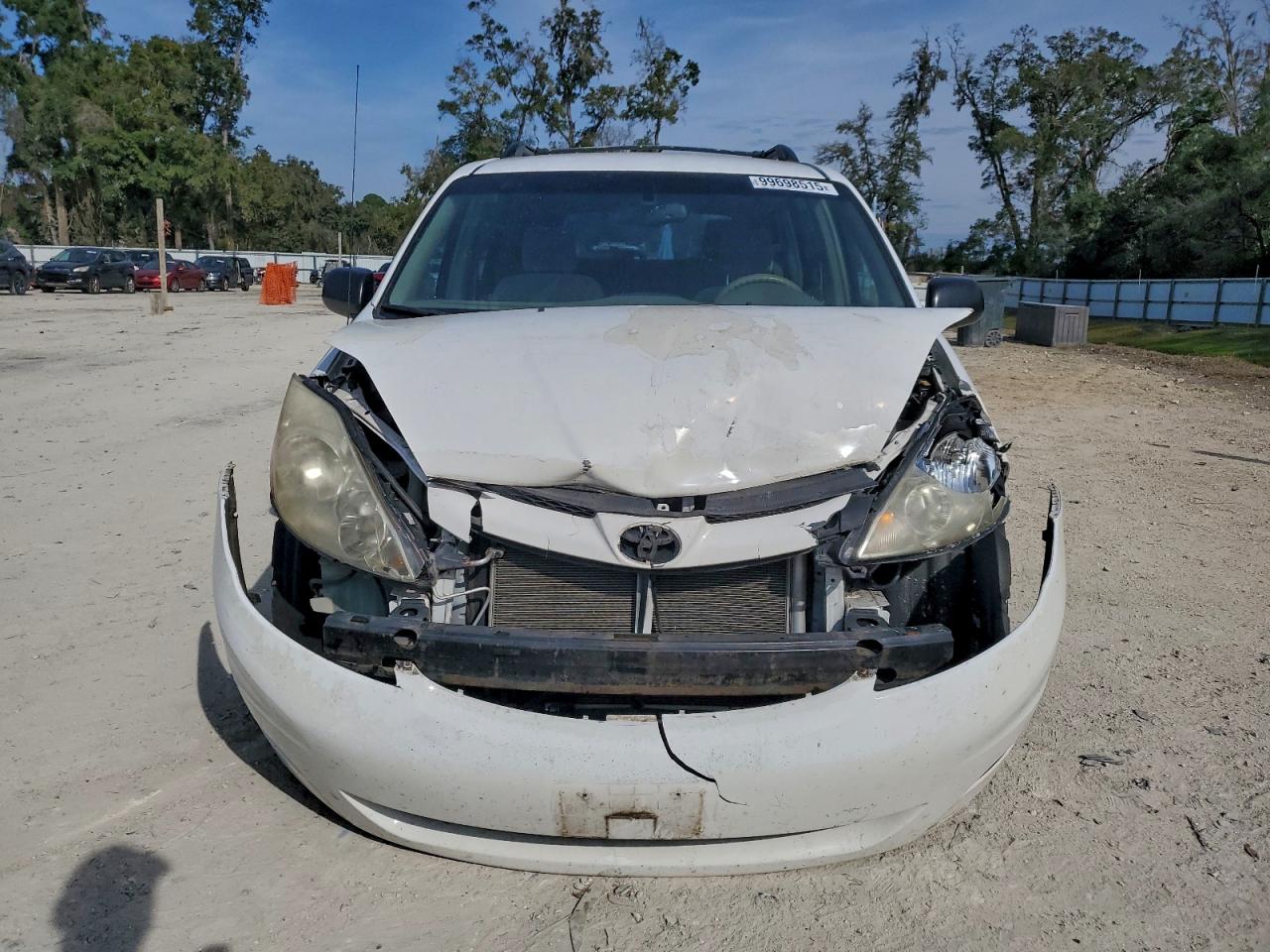 Toyota Sienna Ce Image 3