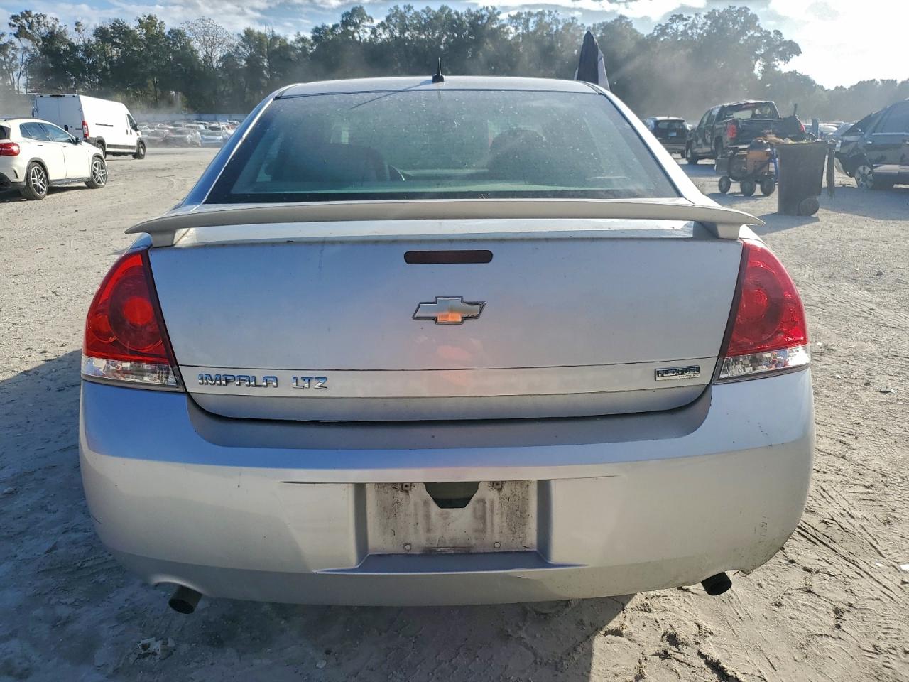 Chevrolet Impala Ltz Image 6