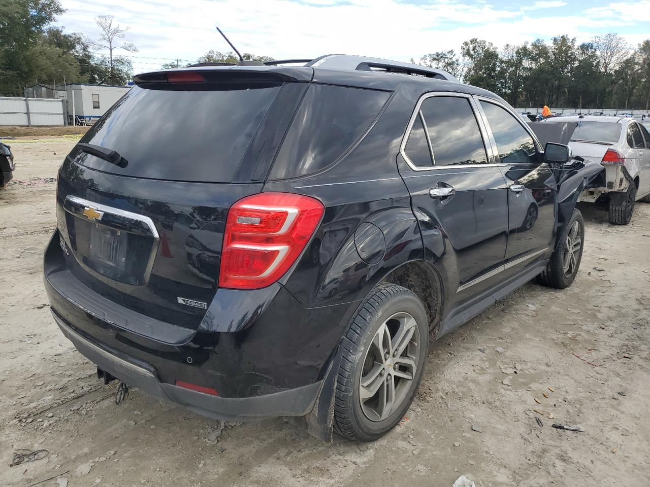 Chevrolet Equinox Premier Image 3