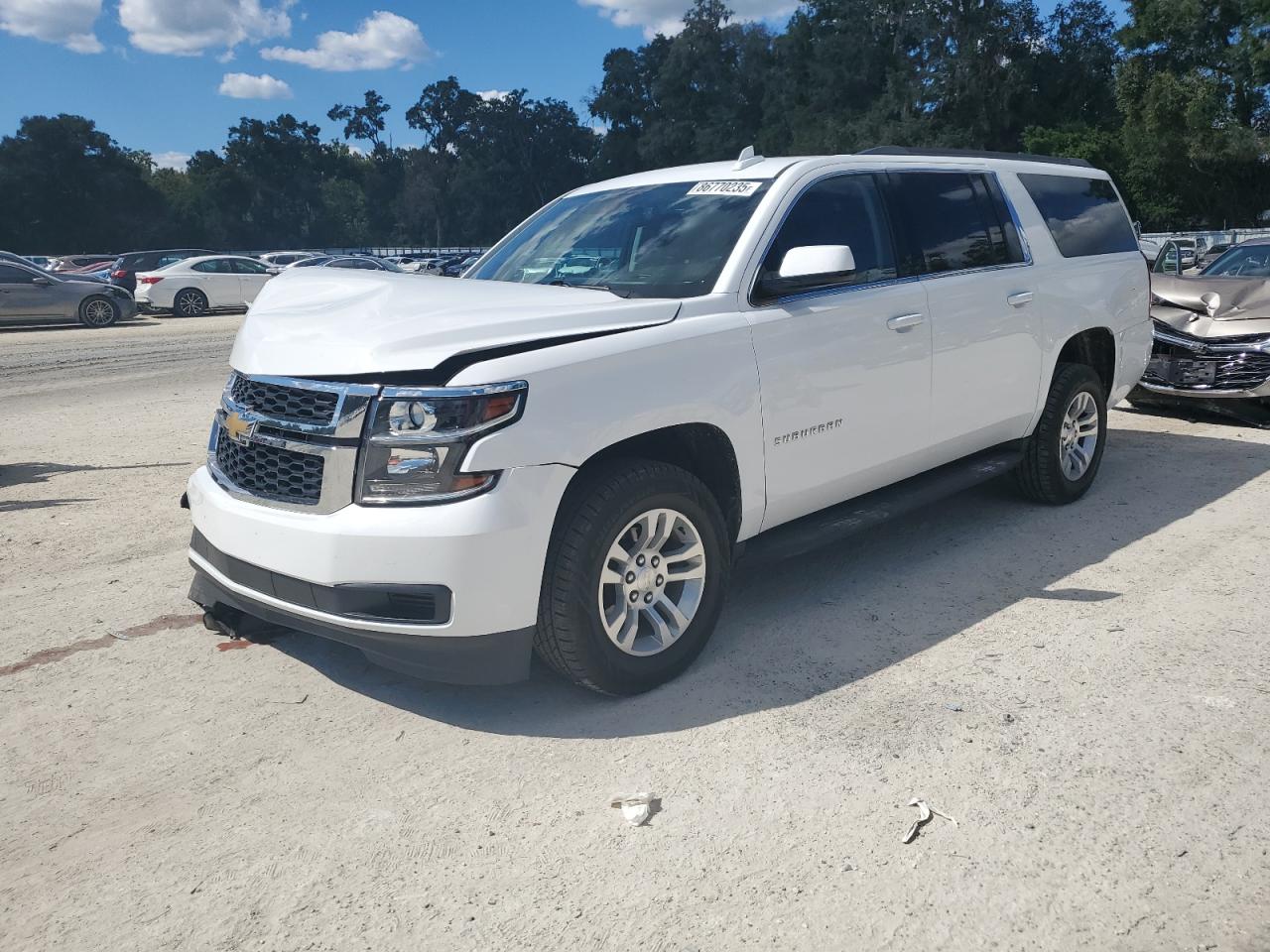 Chevrolet Suburban C1500 Ls Image 1