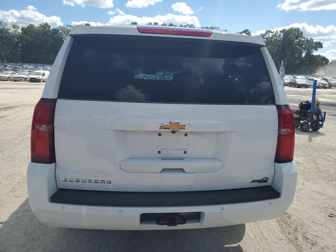 Chevrolet Suburban C1500 Ls Image 7