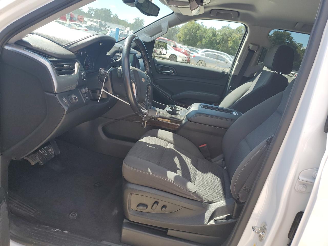 Chevrolet Suburban C1500 Ls Image 9